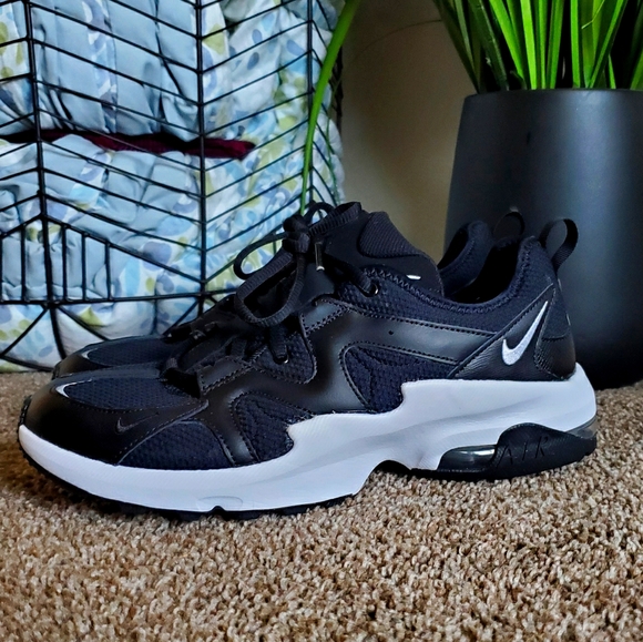 Nike Shoes - Womens Nike Air Max Graviton